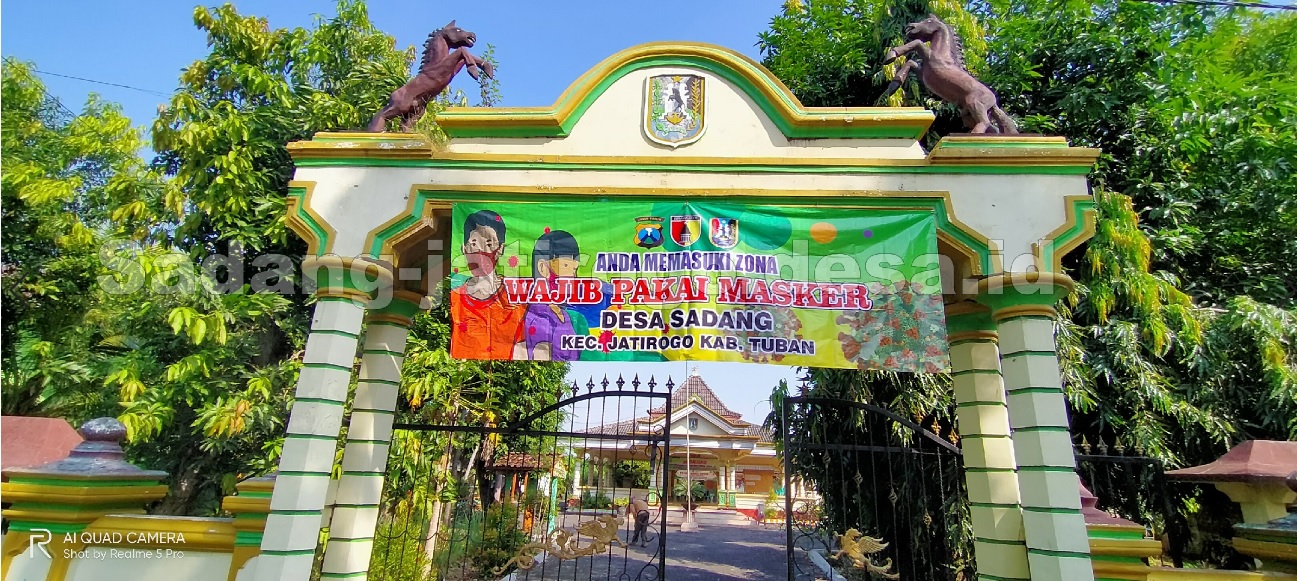 MASUK AREA BALAI DESA SADANG WAJIB MEMAKAI MASKER